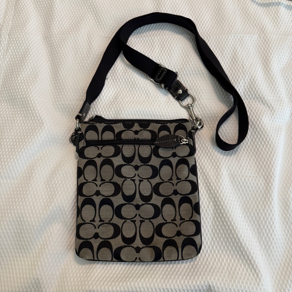 Coach Black and Gray Signature Bag - Picture 3 of 6